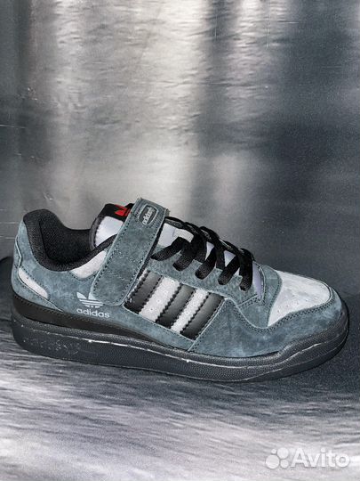Кроссовки adidas
