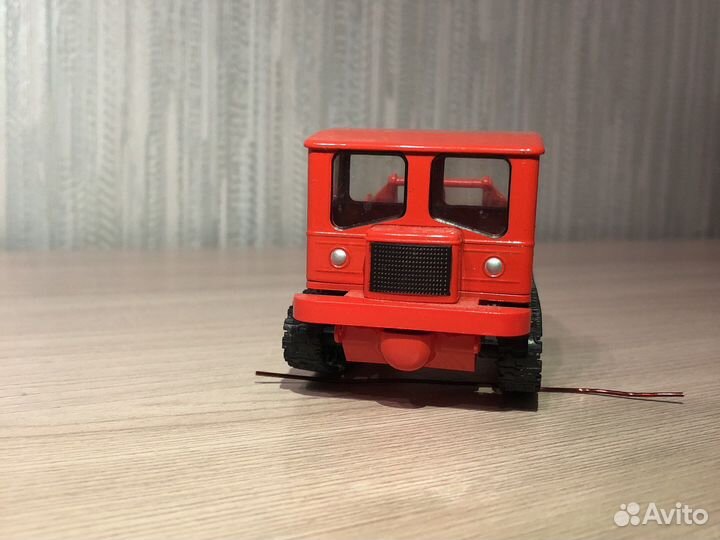 Модель трактора тдт-60 (1:43)