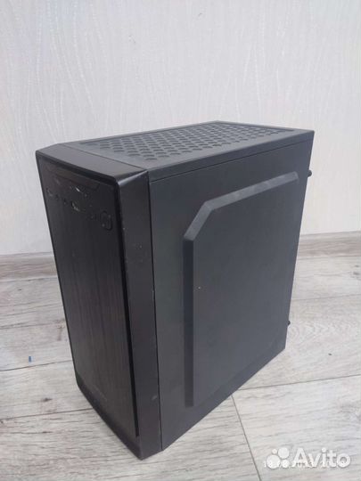 Мелкий компьютерный корпус Ginnzu B180