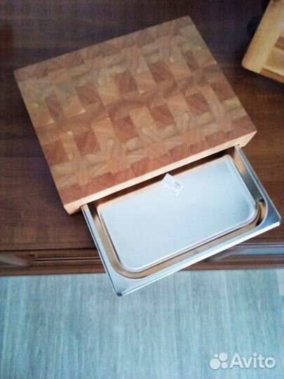 Торцевая разделочная доска с гастроемкостью