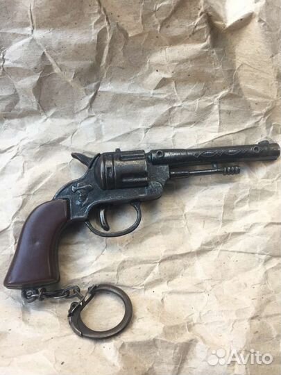 Брелок Револьвер