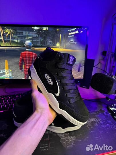 Кроссовки на зиму с мехом