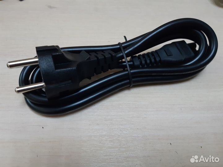 Кабель питания (сетевой шнур) 220В