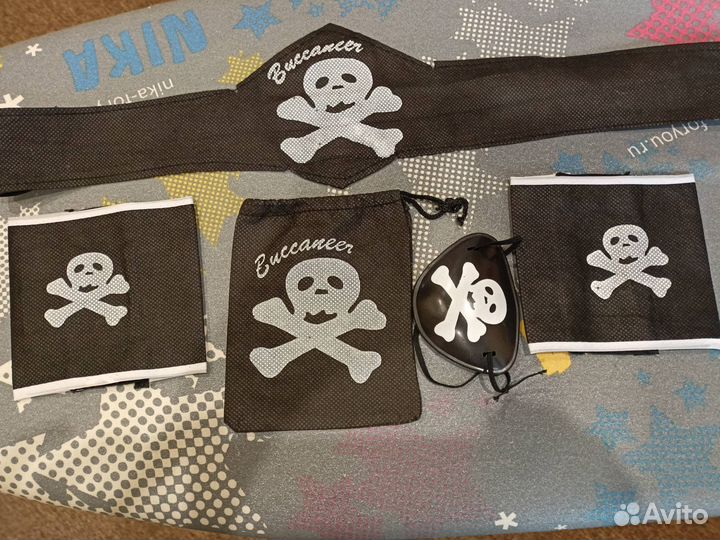 Новогодний костюм зайчика и пиратские штучки