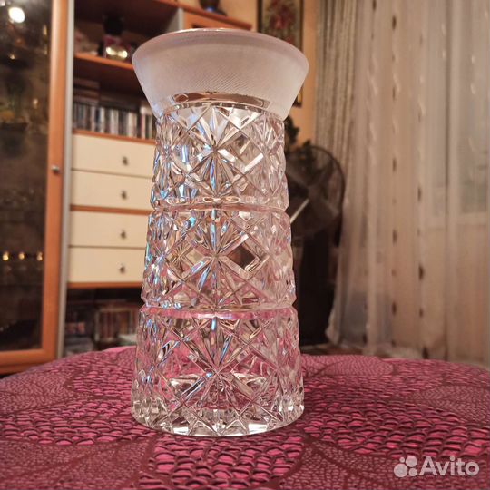 Ваза для цветов хрустальная