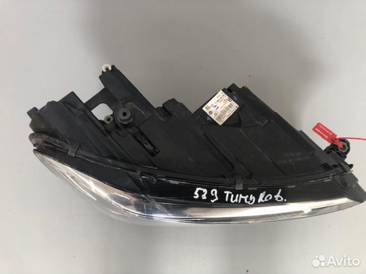 Фара правая VW Polo 20- Фольксваген Поло