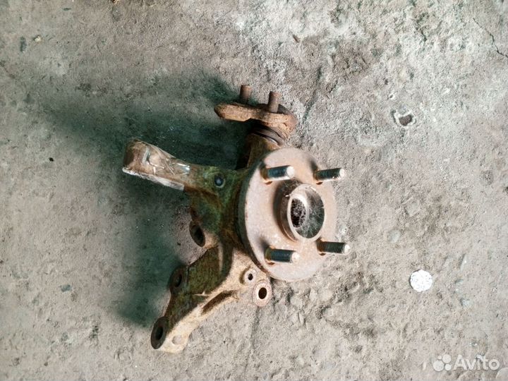 Ступица передняя toyota corolla е 120