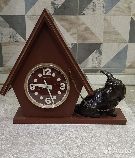 Настольные часы Молния Собака механические