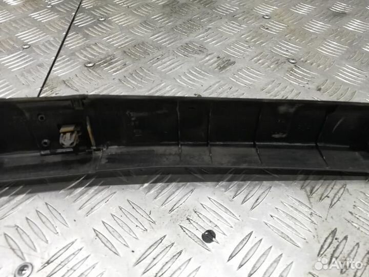 Обшивка задней панели багажника Nissan Maxima A33