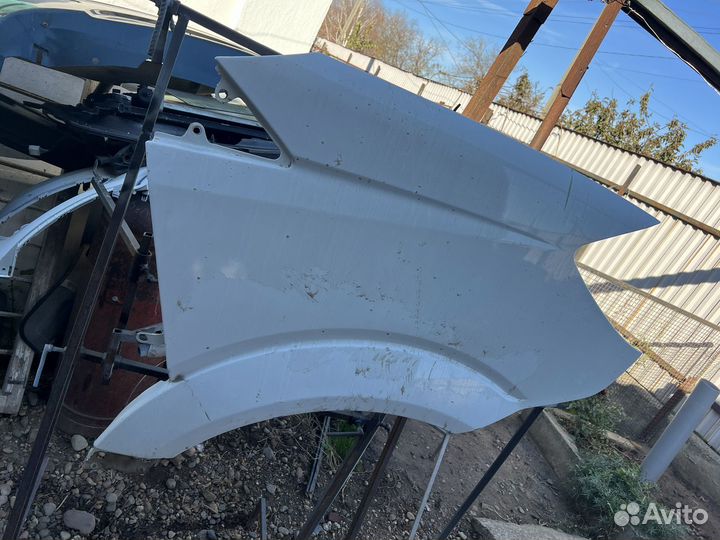 Крыло правое mercedes sprinter