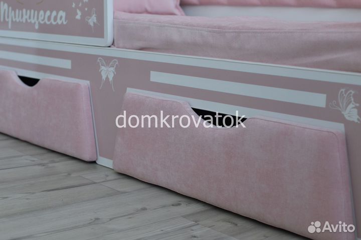 Кровать мягкая