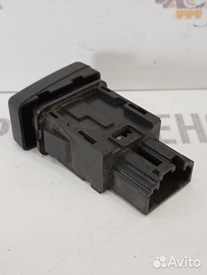 Кнопка аварийной остановки Mazda 3 BK