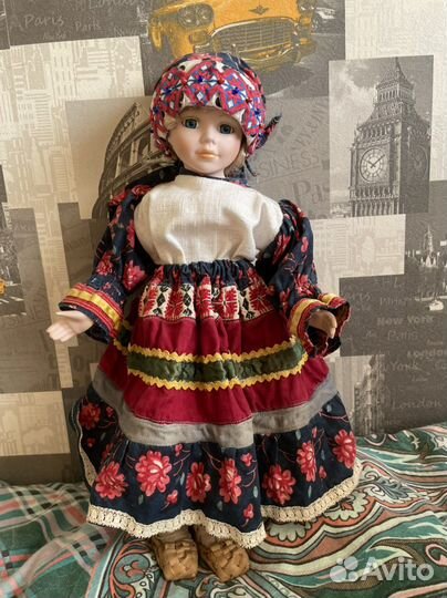 Кукла фарфоровая коллекционная
