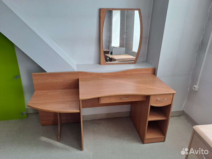 Столик туалетный с зеркалом, цвет ольха