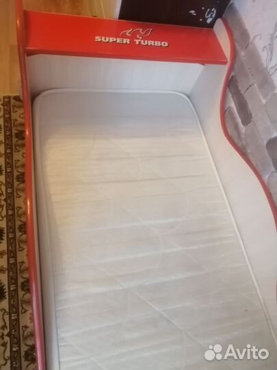 Деская кроватка-машинка