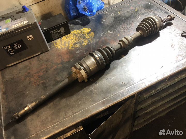 Привод правый Nissan Serena