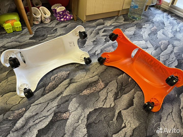 Табурет на колёсах