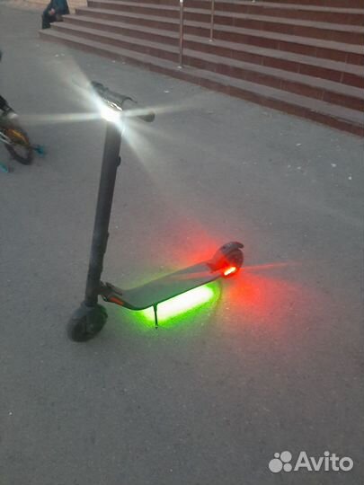 Электросамокат ninebot kickscooter es2