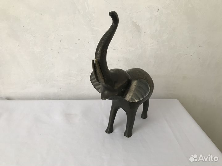 Статуэтка слон