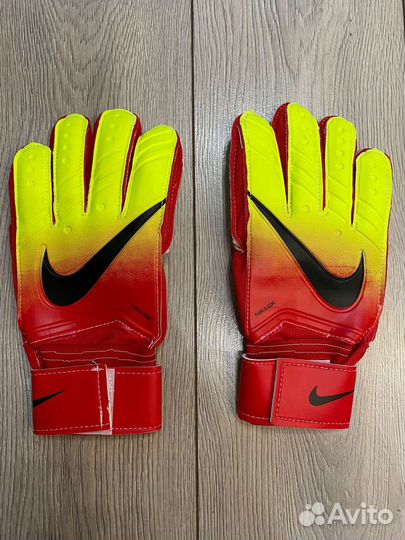 Вратарские перчатки nike