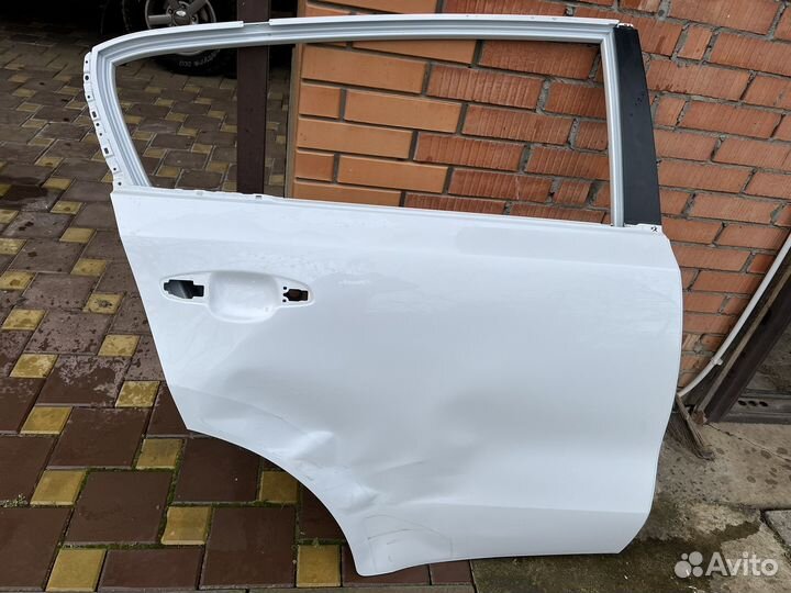 Дверь задняя правая kia sportage 4