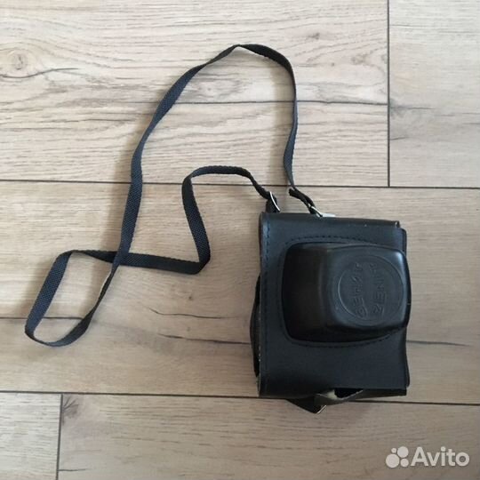 Плёночный фотоаппарат Зенит