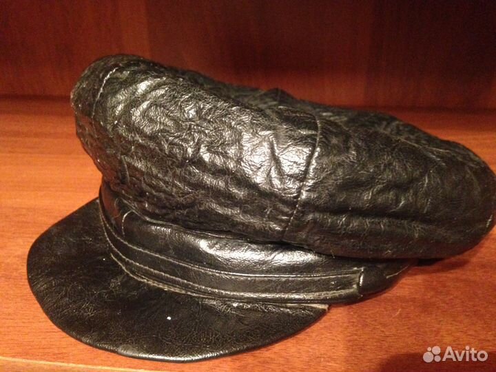Кепка кожаная