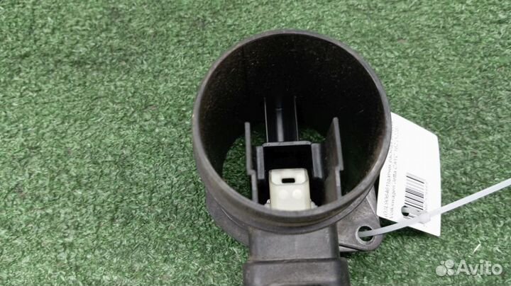 Датчик расхода воздуха Volkswagen Jetta