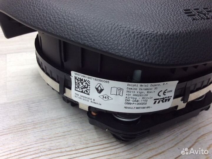 Подушка безопасности в рулевое колесо Renault