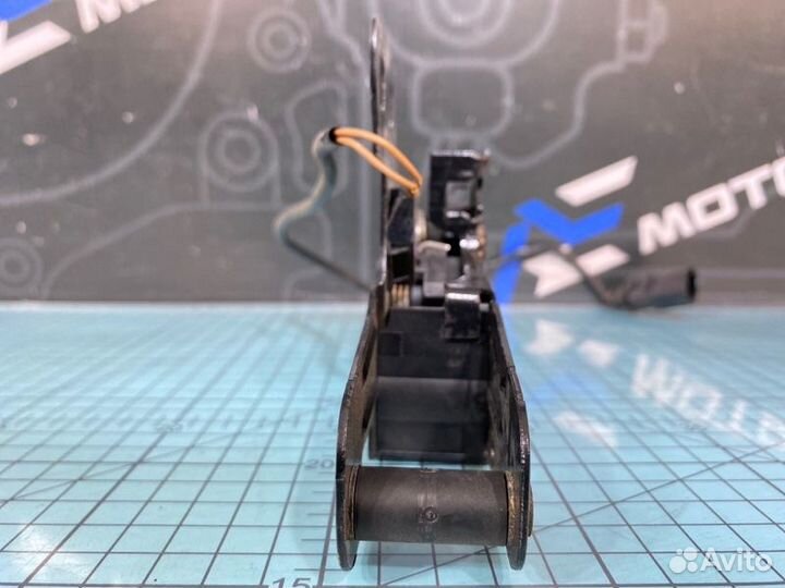 Замок капота Audi A6 C6 BDW 2005