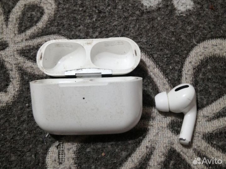 Беспроводные наушники apple airpods