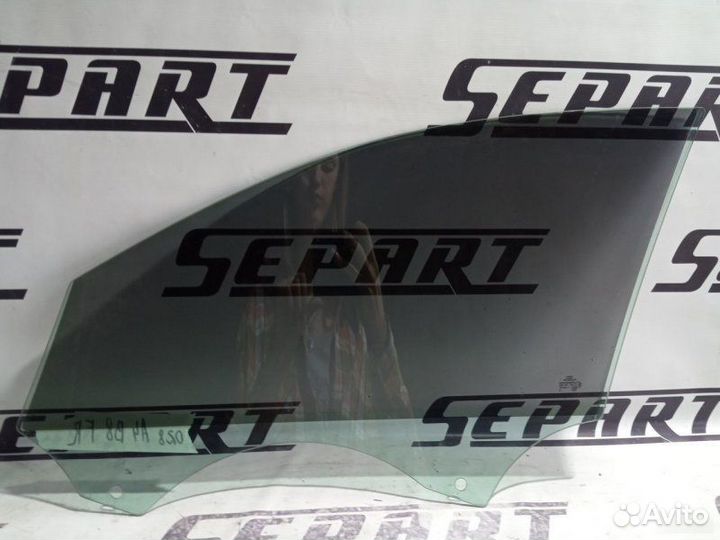 Стекло переднее правое Audi A4 B8
