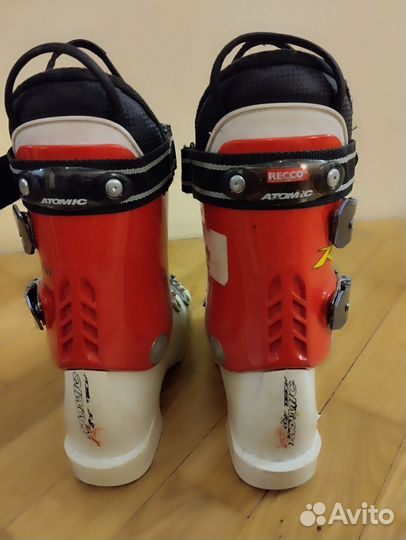 Горнолыжные ботинки детские atomic