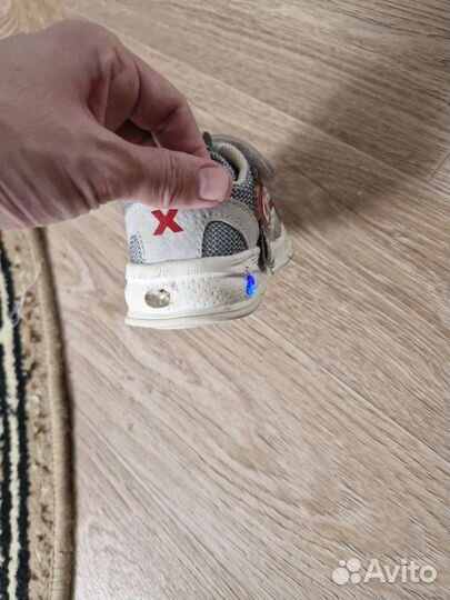 Кроссовки детские