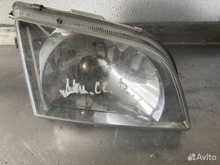 Фара правая mitsubishi спейс стар