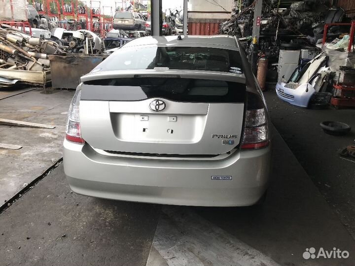 Ручка кпп на Toyota Prius NHW20