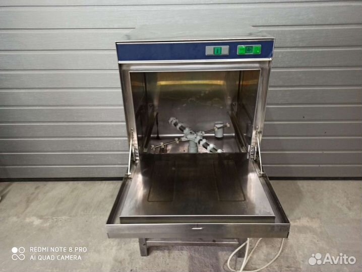 Фротнальная посудомоечная машина metos