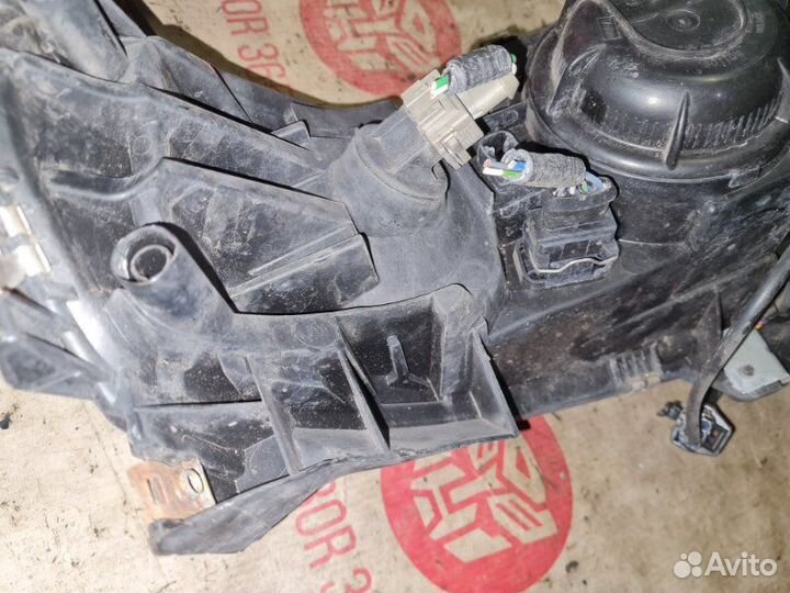 Фара галоген левая Volvo Xc70 SZ B5244T3 2002