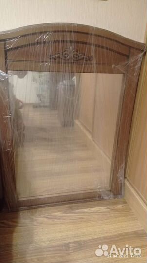 Зеркало новое в деревянной раме