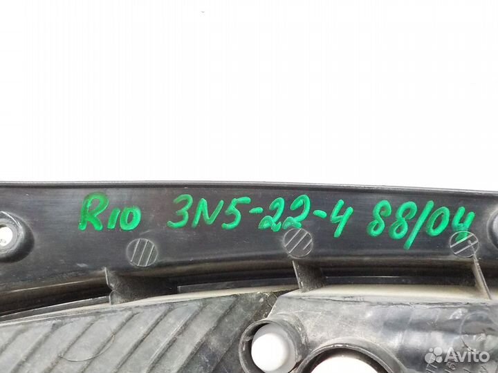 Фонарь задний правый на Kia Rio