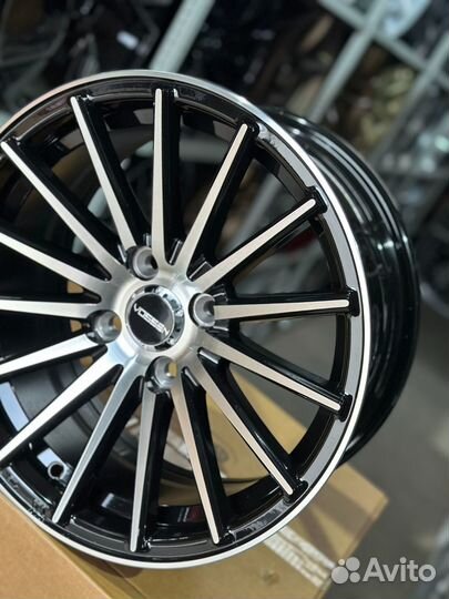 Диски Vossen VFS2 R15 7j ET+30 4*100