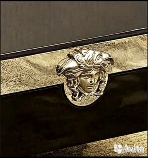 Консоль Versace