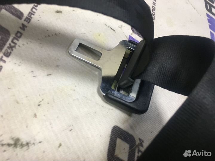 Ответная часть ремня без. задняя центр. Рено Логан