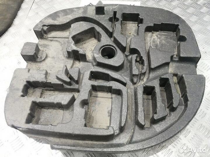 Ящик для инструмента BMW 5er E60