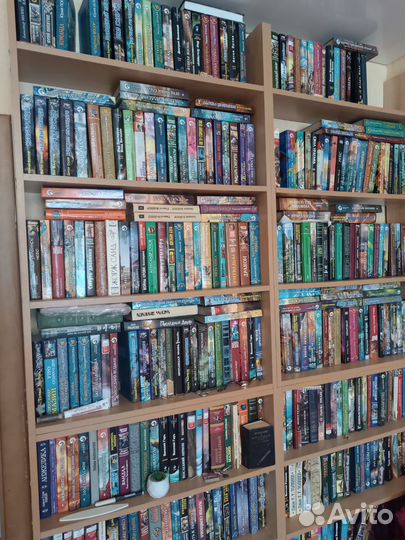 Книги фантастика и фэнтези. Все в Идеальном сост