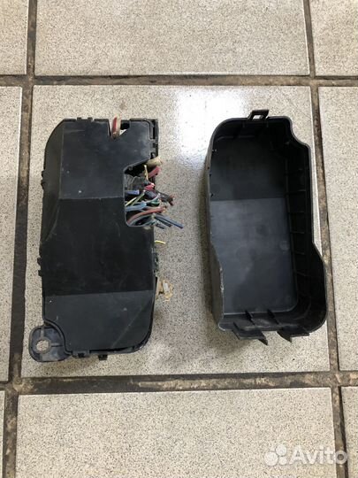 Блок предохранителей Mitsubishi Mirage V 1.5