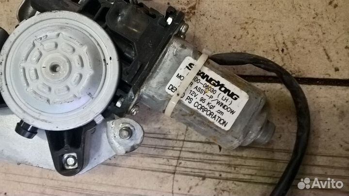 Мотор стеклоподъёмника левой правый двери Rexton