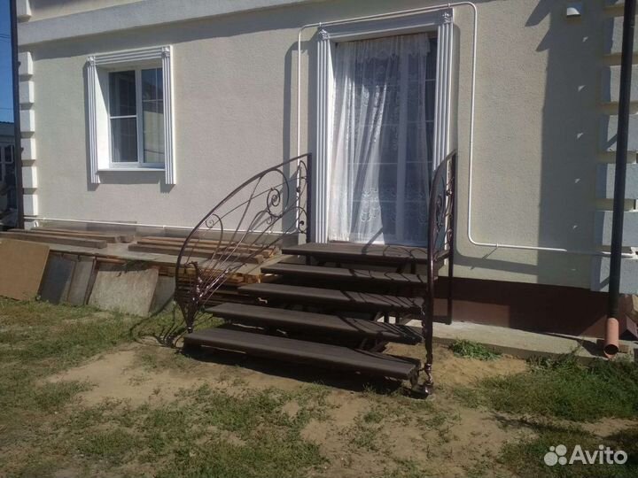 Крыльцо приставное металл