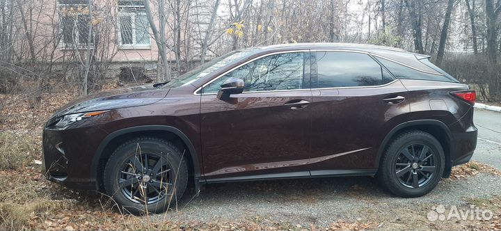 Продаю диски или меняю на летние шины 235/60 r18