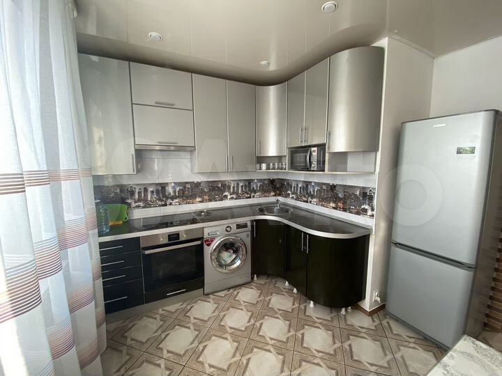 2-к. квартира, 56 м², 3/3 эт.